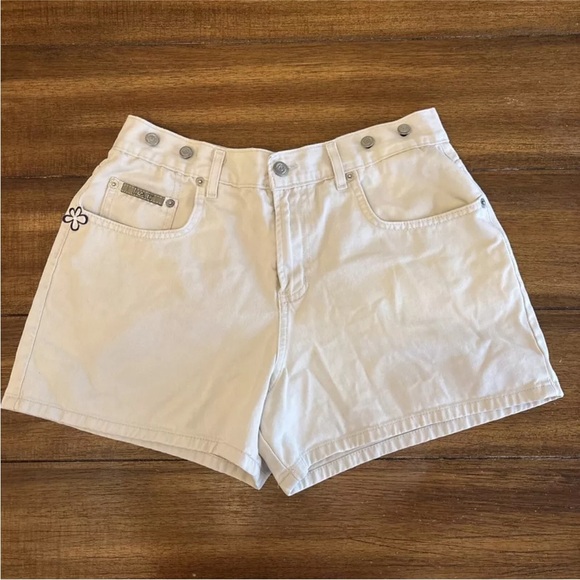 LEI - Junior’s Khaki Shorts Size 11 Flower Patch Vintage 3” Inseam - Picture 1 of 9